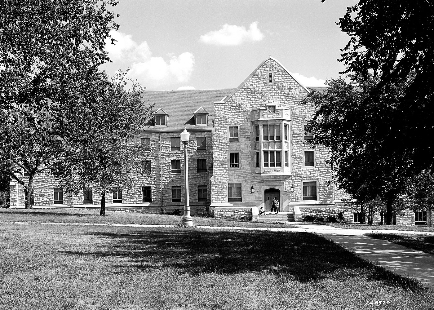 Black and White photo of Putnam Hall.